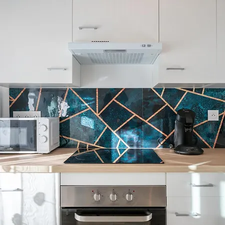 Castel 2 Au Centre De Gare Sncf *